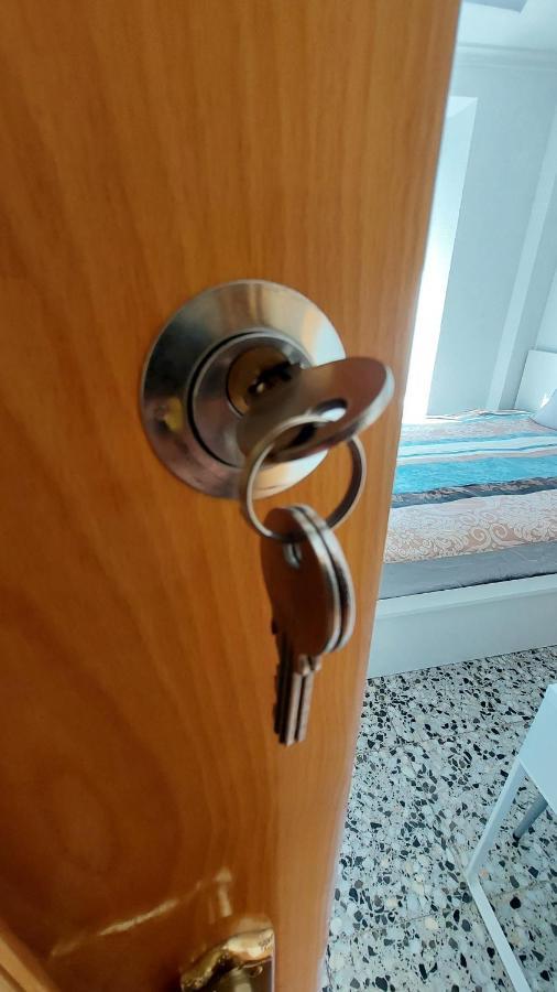 Central Accommodation Alicante Buitenkant foto
